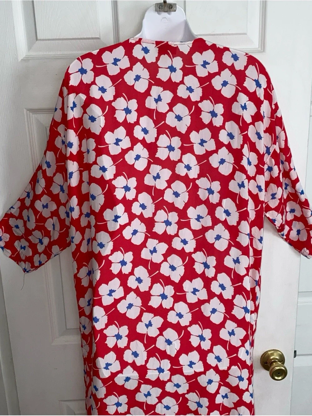 LOFT red white